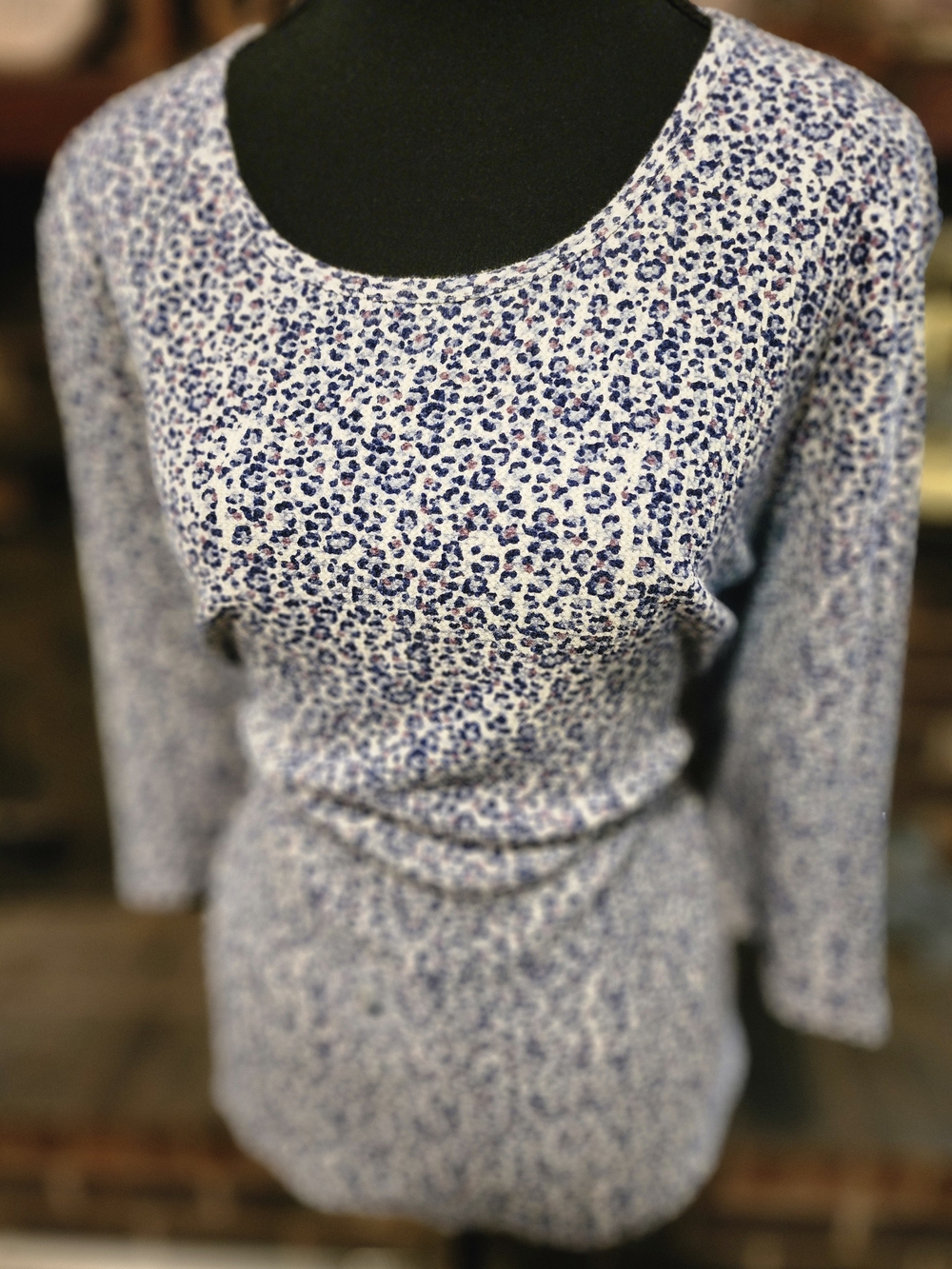Liz Claiborne White and Navy Blue Printed 3/4 Sleeve Top